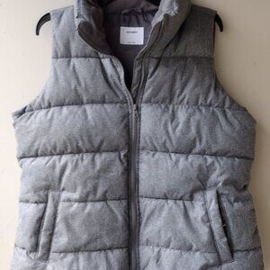 Women’s Old Navy sleeveless FULL  zip , puffer vest jacket  Puff Puffy LARGE .